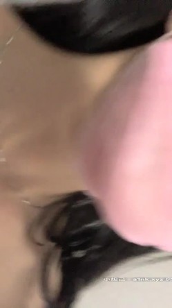 网红女神级别最极品的尤物之一，身材爆好 长腿搭配黑丝和肉丝 翘臀，难得露逼 白虎美穴太干净了，把自己的小屁屁都给拍红了 截图4