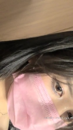 网红女神级别最极品的尤物之一，身材爆好 长腿搭配黑丝和肉丝 翘臀，难得露逼 白虎美穴太干净了，把自己的小屁屁都给拍红了 截图9