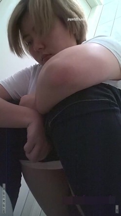 TP大神（野狼）商场女厕偷拍多位漂亮的美女 截图3