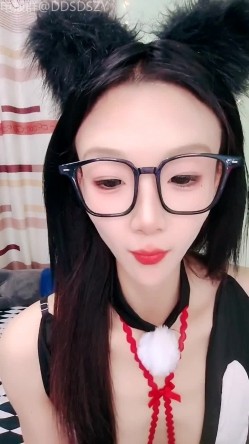 舞蹈系校花学妹【小涵宝宝】护士制服 丝袜诱惑 抖音风骚舞，道具自慰 截图7