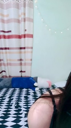 舞蹈系校花学妹【小涵宝宝】护士制服 丝袜诱惑 抖音风骚舞，道具自慰 截图8