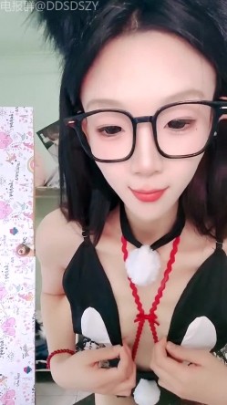 舞蹈系校花学妹【小涵宝宝】护士制服 丝袜诱惑 抖音风骚舞，道具自慰 截图11