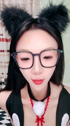舞蹈系校花学妹【小涵宝宝】护士制服 丝袜诱惑 抖音风骚舞，道具自慰 截图12
