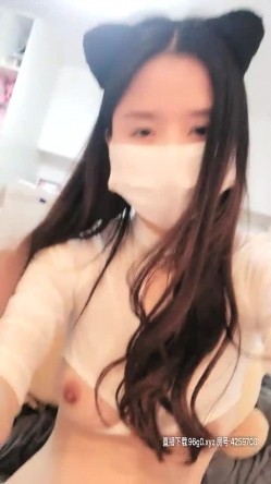 【污萌少女】高颜值美乳妹子跳蛋自慰，露奶情趣装跳蛋塞入粉逼震动 截图8