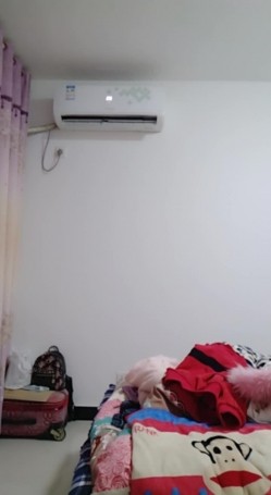 很是风骚少妇先是洗个澡 然后穿上情趣内衣大力自慰插穴 很是淫荡 截图9
