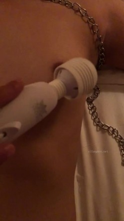 顶级老牌泡良大神「DR.CHEN」「GWQH」付费资源 专约女网黄包括阿朱，调教女大舔脚肛交毒龙喝尿三小时 截图10