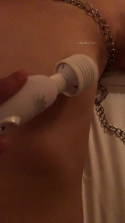 顶级老牌泡良大神「DR.CHEN」「GWQH」付费资源 专约女网黄包括阿朱，调教女大舔脚肛交毒龙喝尿三小时 截图13