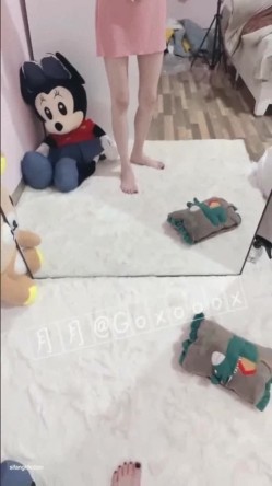 【极品炮架 ️操不尽的疯狂】极品美腿『月月』车震➕内射➕爆菊 极品粉穴 白浆高潮 后入内射 堪称完美的炮架 截图3