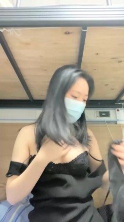 真实三甲医院【爱聊就约】，美乳护士~真实病房宿舍偷播，满足你对护士的所有幻想 截图14