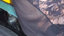大型车展色魔摄影师紧盯几位美女车模 ️鲍鱼半漏阴毛狠浓密 截图3