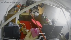 【极品稀缺 ️破解摄像头】极品服务员宿舍日常 ️小姐姐年轻美乳好坚挺 穿搭职业装制服很有气质 距离超近 高清1080P版 截图1