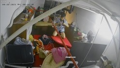 【极品稀缺 ️破解摄像头】极品服务员宿舍日常 ️小姐姐年轻美乳好坚挺 穿搭职业装制服很有气质 距离超近 高清1080P版 截图13