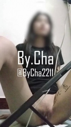 内部群最新【查小理】，签约我网红公司想成为网红的小母狗，被玩到喷水，榜一大哥花十几万 截图11