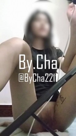 内部群最新【查小理】，签约我网红公司想成为网红的小母狗，被玩到喷水，榜一大哥花十几万 截图14