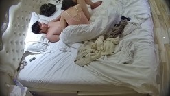 酒店偷拍双马尾软妹被屌丝男友掐住脖子插入还苦苦央求他要戴套干 截图8