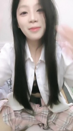 火爆人气尤物推荐【你的小月月】校花女神被干 无套啪啪颜射口射吞精 观赏性极佳的撸管神片 截图2