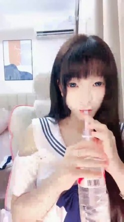 【小猪大王】纯欲学妹下海完美身材，淫语自慰，道具狂插喷尿 截图8