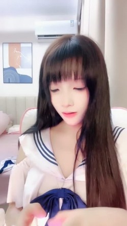 【小猪大王】纯欲学妹下海完美身材，淫语自慰，道具狂插喷尿 截图11