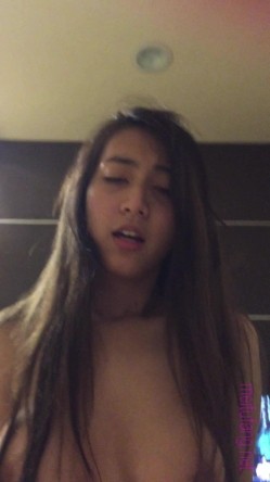 全程完美露脸！房地产女销售员【林妤】工作中犀利干练私下极度反差与炮友啪啪自拍流出国语对白 截图1