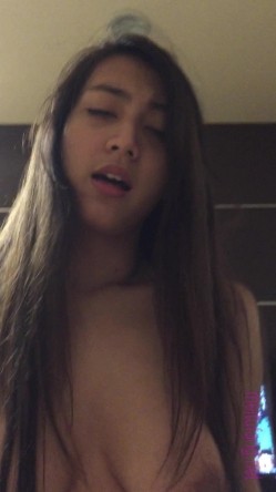 全程完美露脸！房地产女销售员【林妤】工作中犀利干练私下极度反差与炮友啪啪自拍流出国语对白 截图4