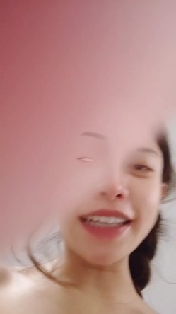 反差露脸人妻，大奶晕孕妇【倪妮老师】福利，挤奶，舔奶头，道具自慰，掰穴，疯狂给宝宝赚奶粉钱 截图4