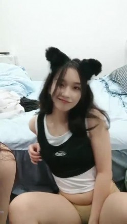 极品高颜冷艳御姐，反差小妈感女主播「金刚护撸娃」「小奶猫」密码房激情淫语撩骚，和姐妹下海大秀，互舔互口 截图15