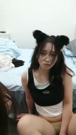极品高颜冷艳御姐，反差小妈感女主播「金刚护撸娃」「小奶猫」密码房激情淫语撩骚，和姐妹下海大秀，互舔互口 截图16
