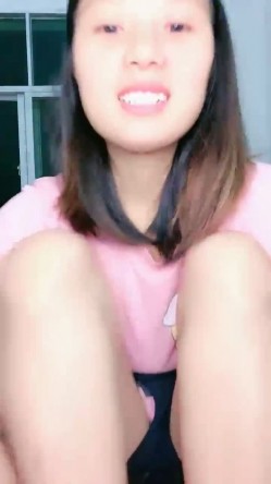 来大姨妈还直播~血超多，【红色高跟鞋】，都是姨妈的味道~超爽，这场面不多见，真是豁出去了，刺激 截图5