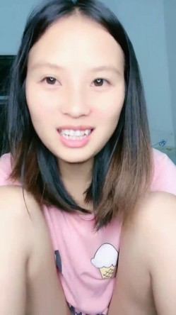 来大姨妈还直播~血超多，【红色高跟鞋】，都是姨妈的味道~超爽，这场面不多见，真是豁出去了，刺激 截图10
