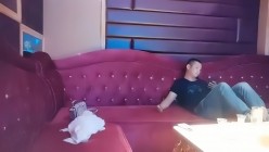 歌厅探花_叫来一排妹妹选秀，留下大奶公主妹，边摸着大奶边唱歌，加钱包房啪啪 截图8