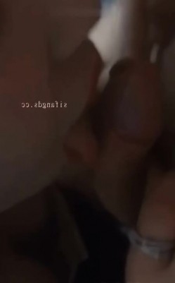 安徽良家少妇 崔晓红 偷情视频流出 老公出差疯狂约炮 趴梳妆台看着自己被爆操 截图6