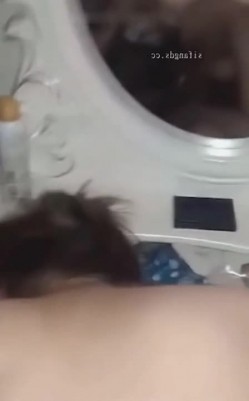 安徽良家少妇 崔晓红 偷情视频流出 老公出差疯狂约炮 趴梳妆台看着自己被爆操 截图11