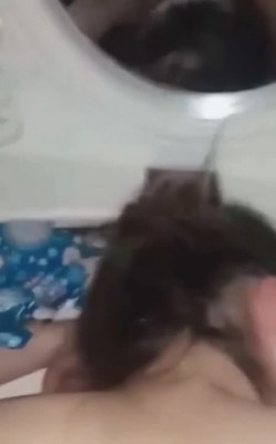 安徽良家少妇 崔晓红 偷情视频流出 老公出差疯狂约炮 趴梳妆台看着自己被爆操 截图12