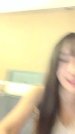 【0咕噜0】近期全网下海最极品青春漂亮的女神，偶像明星般的9分顶级颜值，大大的眼睛炯炯有神 高挑的身材 截图5