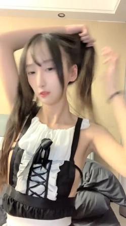 【0咕噜0】近期全网下海最极品青春漂亮的女神，偶像明星般的9分顶级颜值，大大的眼睛炯炯有神 高挑的身材 截图7