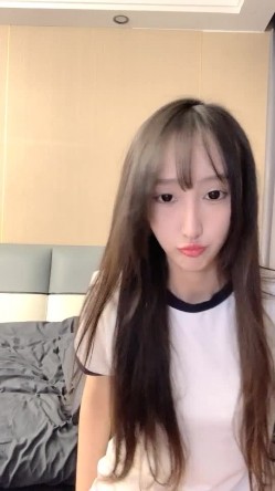 【0咕噜0】近期全网下海最极品青春漂亮的女神，偶像明星般的9分顶级颜值，大大的眼睛炯炯有神 高挑的身材 截图14
