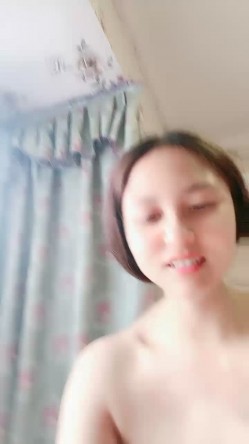 大胸奶妈喷奶,奶水超多，主动挤奶，全裸自慰，道具乳交，大蝴蝶逼淫水超多 截图7