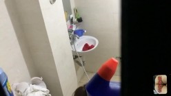工厂宿舍偷看贫乳小骚妇洗澡，重点清洗骚穴，手法妖娆娴熟 截图14