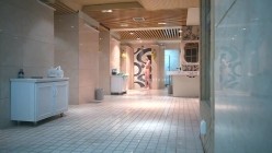 国内『温泉会所』贴脸偷拍沐浴更衣泳池戏水 超多美女良家少妇近距离接触 截图5