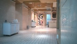 国内『温泉会所』贴脸偷拍沐浴更衣泳池戏水 超多美女良家少妇近距离接触 截图10