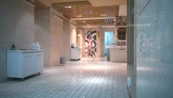 国内『温泉会所』贴脸偷拍沐浴更衣泳池戏水 超多美女良家少妇近距离接触 截图12