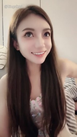 纯情小少妇【希兮】全程露脸自慰 吃鸡啪啪 后入好猛 魅惑尤物 手指掰开阴唇 按摩刺激阴蒂 高潮喷水 截图1
