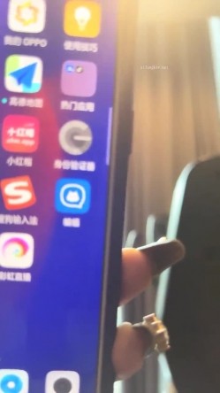重磅，火爆健身尤物，【健身桃桃】，高端场会牛郎嗑药操喷，欲望得到了充分释放，水不停，被操的高潮好多次 截图11