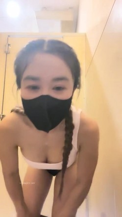 重磅，火爆健身尤物，【健身桃桃】，高端场会牛郎嗑药操喷，欲望得到了充分释放，水不停，被操的高潮好多次 截图15