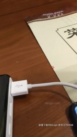 酒店约炮【横扫全国外围圈】偷拍与在校学生高颜女神啪啪 截图4