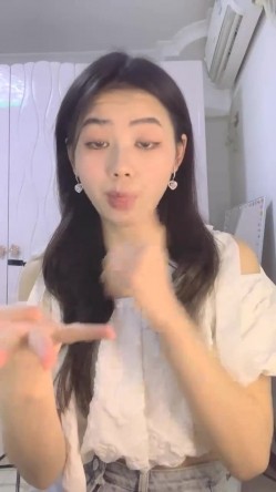 最喜欢的一个美少女，【兰哥】校花女神~!大长美腿~特写骚穴~柔逼自慰~爽到不行~强烈推荐 截图7