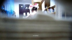 【洗浴换衣合集】高校渣女坑闺蜜拍舍友2+窥视邻居小姐姐们的私生活，师范大学的美女就是多 截图13