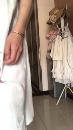 字母圈调教大神【Actor444】露脸母狗各种虐阴虐菊啪啪，花样多手法奇特 截图12