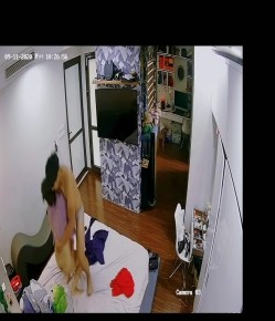 黑客监拍身材样貌绝佳美少妇,在床上跳来跳去被老公按倒舔穴 截图16