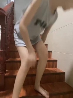 淫娃玉女 窈窕年轻貌美少女的蜕变历程 蜜桃酱 从清纯到欲女 裸舞自慰勾引援交 调教露出还让陌生人帮扣穴 截图2